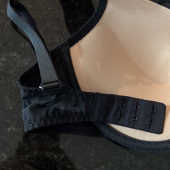 Black moulded push up bra - Picture 5 of 6